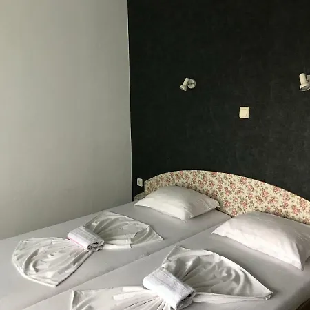 Guest Dimitrovi בית הארחה